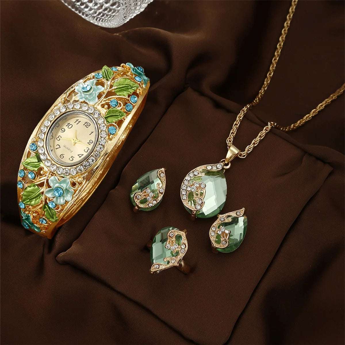 Versatile Floral Watch Set, Vintage Court-Style Ladies Watch & Jewelry, Elegant Yet Practical Daily Accessory.
